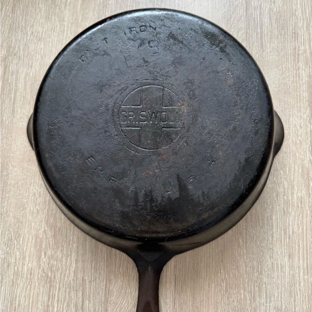Griswold Cast Iron Skillet #9 Erie PA 1946-1952